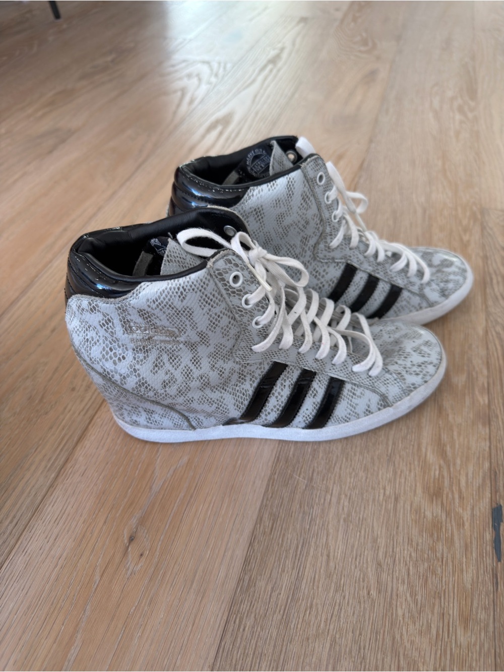 adidas Women's Silver Snake-Print Wedge Sneakers with Black Stripes size 11